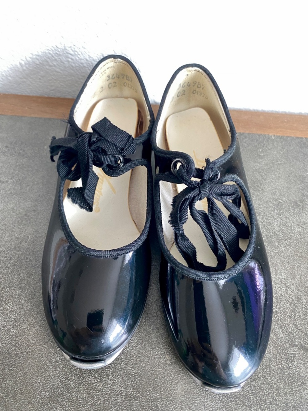 Vintage Dance Mates Footwear Girl's Tap Dance Shoes Black Patent Leather Siz 9.5